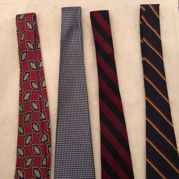 3 BROOKS BROTHERS TIES & 1 MICHEAL KORS TIE - Picture 7 of 10
